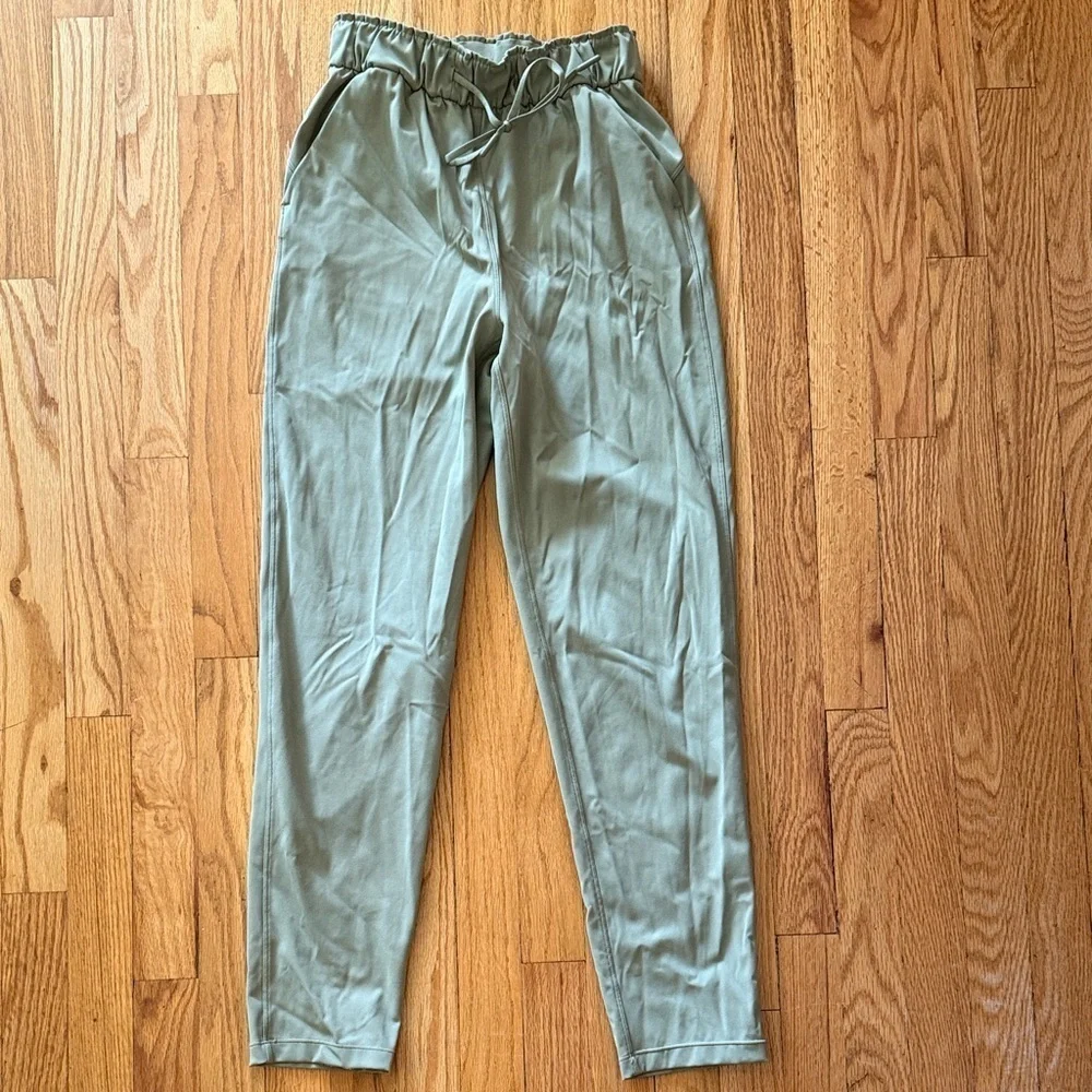 Lululemon sz 2 Keep Moving Pant 7/8 High-Rise Rosemary Green great condition